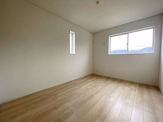 新築戸建・新築建売　会津若松市館馬町第4　小金井小・第四中の洋室