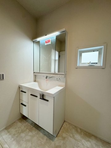 【前面道路含む現地写真】の画像