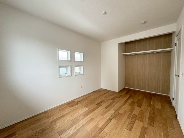 ーSUN COURT－サンコートー小倉南区朽網西1丁目　【小倉南区　新築戸建て】の洋室|2階7帖洋室はオープンクローク完備♪　【小倉南区　新築戸建て】