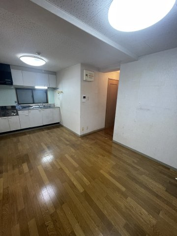 サンハイツ弐番館の居間・リビング
