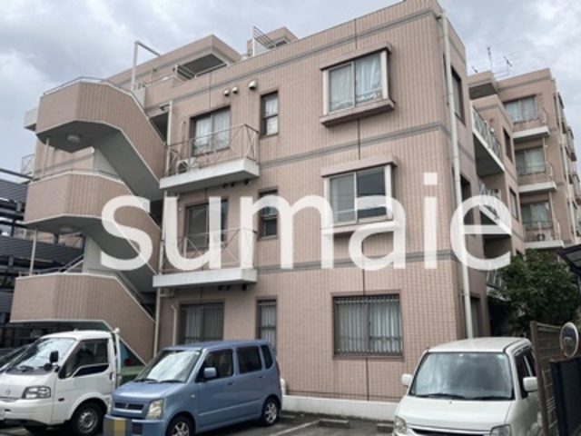 ウィンベルコーラス大宮日進の外観|鉄筋コンクリート造のマンションです。