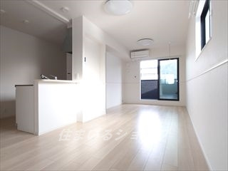 安芸高田市吉田町常友のアパートの居間・リビング|エアコン付き