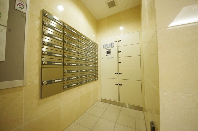 郵便ボックスと宅配ボックスあります！