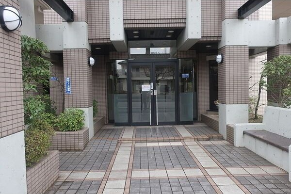 グローリアス西尾桜町　　刈谷市近郊の賃貸はクラスホーム刈谷店のエントランス