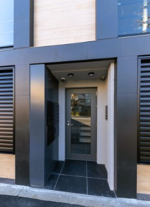 ミライズ中野江原町のエントランス