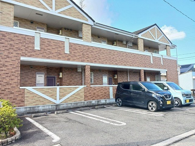 フレ　アンジュの駐車場