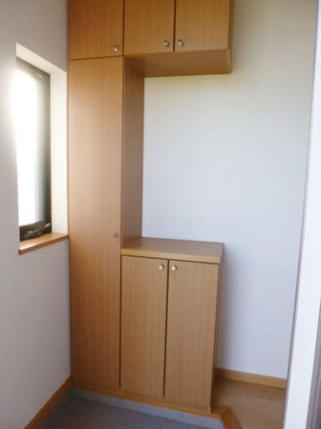 リス・カルティエの玄関