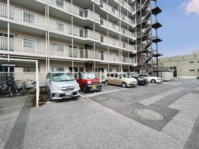 ヴェラハイツ葛西の駐車場|【敷地内駐車場】最新の空き状況や費用などの詳細は担当スタッフまでお問い合わせください。