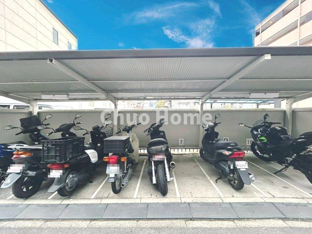 ヴェラハイツ葛西の駐車場|【バイク置場】最新の空き状況や費用などの詳細は担当スタッフまでお問い合わせください。