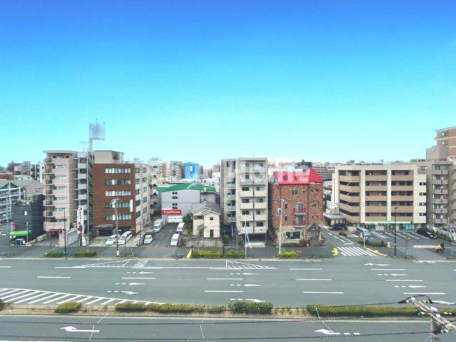 ヴェラハイツ葛西の展望|手を伸ばせば、ふれることが出来そうな環境が、そのままインテリアになったような印象です。その豊かな眺望にふさわしい空間には、通風・採光にも優れ、心地よい光と風があふれています