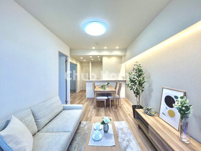 ヴェラハイツ葛西の居間・リビング|【居間・リビング】「ＬＤＫは家族団らんをデザイン」広いＬＤＫでは家族が集まり一緒の時間を過ごせる工夫がされております。何気ない一日の当たり前のひとコマがいつか一生の宝物になります