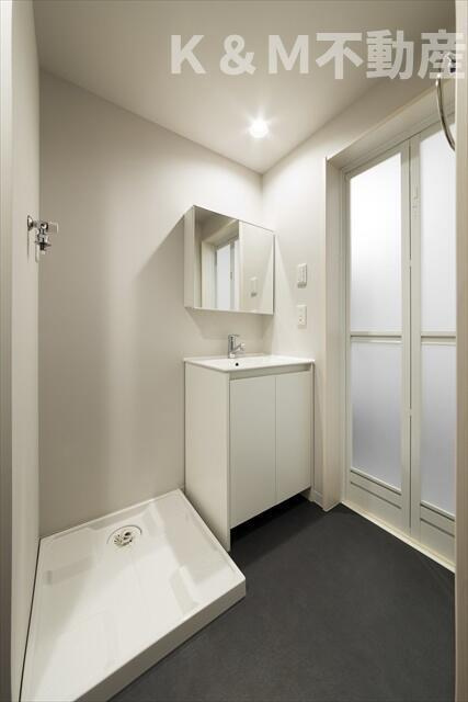 Ｓｕｍｍｅｒ　Ｃｌｕｂ　柏の独立洗面台|シャンプードレッサー 