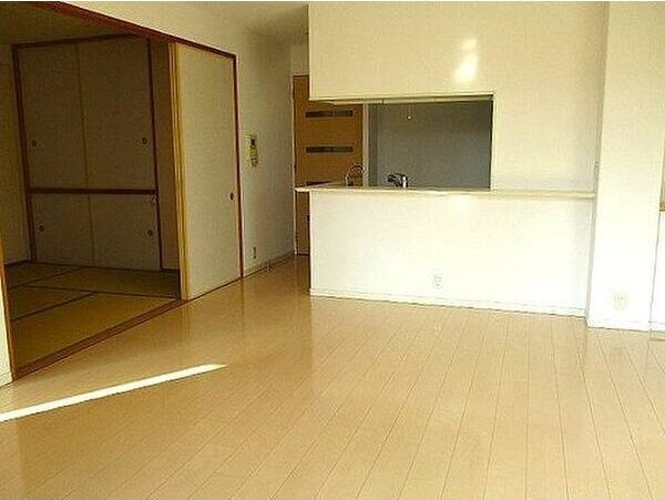 サーパス藤崎宮参道の居間・リビング