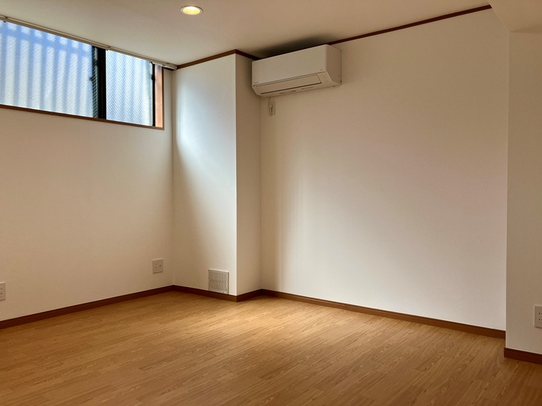 齋藤ビルの居間・リビング