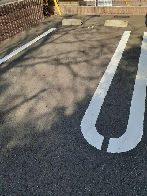 フォーブル中森Ⅱの駐車場