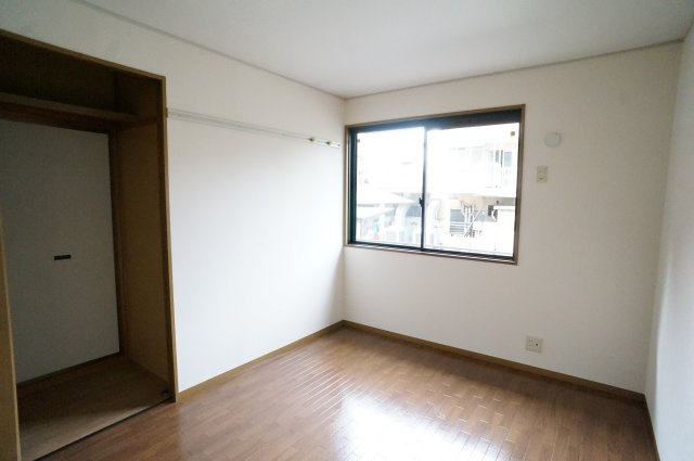 グランシャリオの洋室