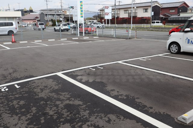 グランシャリオの駐車場