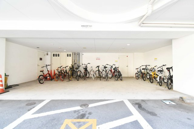 ゼウスアルファの駐車場