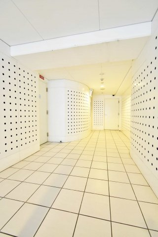 ゼウスアルファのロビー