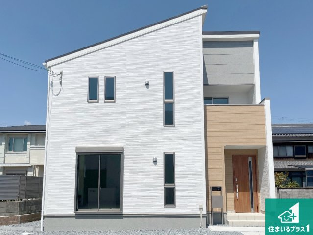 姫路市田寺　第4期　新築一戸建てのトイレ|シンプルなトイレは落ち着く空間！お手入れも簡単です！