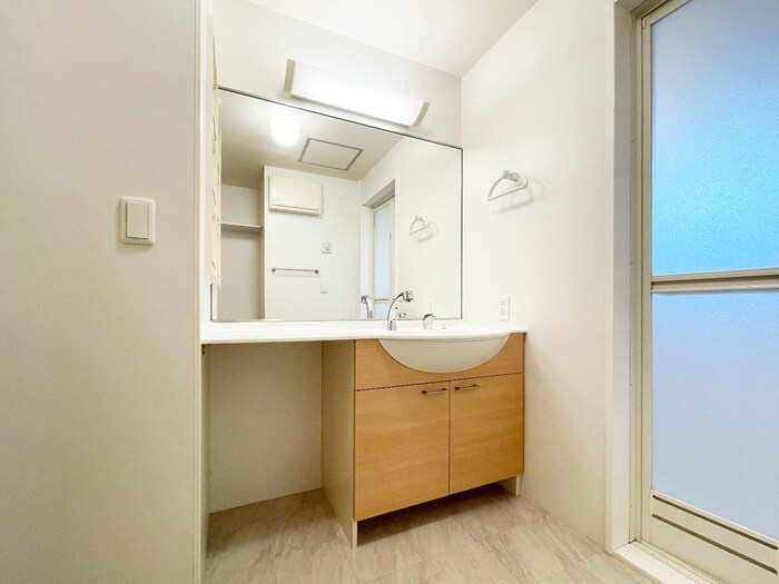 Sejour BoWの独立洗面台