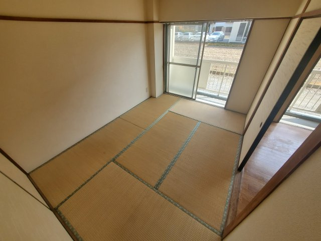 高橋コーポの和室|ゆったりとくつろげる和室です