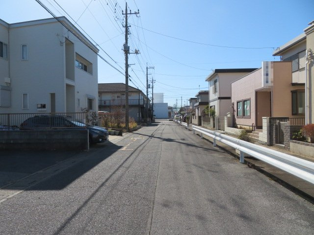 越谷市東大沢４丁目の倉庫