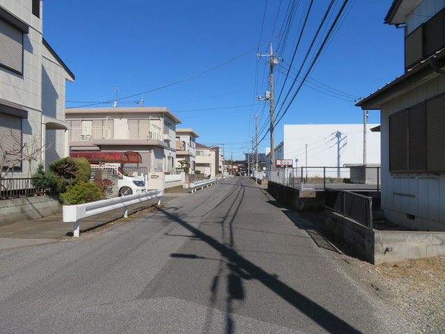 越谷市東大沢４丁目の倉庫