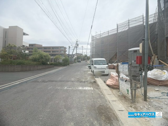 【同施工物件】知多市巽ヶ丘4丁目　全２棟の前面道路含む現地写真|事前予約にて現地ご見学いただけます！お気軽にお問い合わせください♪
■株式会社　セキュアハウス■
住宅ローンに強く、知識、経験豊富なスタッフ在籍
お客様に寄り添い、ご成約後もサポート致します。
