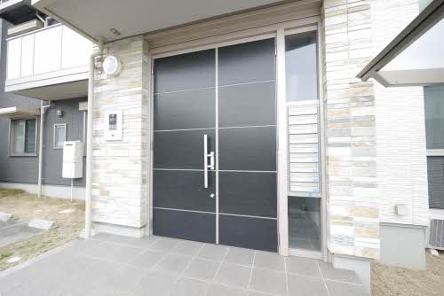 熊本市中央区出水６丁目のアパートのエントランス