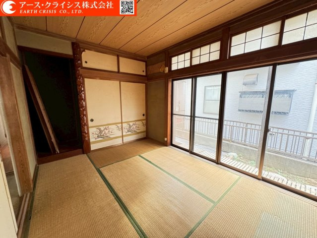 【和室】 | 流山市東深井 | シンプルで家具配置のしやすいリビングは、ライフスタイルの変化にも柔軟に対応。小さなお子様の遊び場としても、来客時の応接スペースとしても活躍します。暮らしの幅を広げてくれる住まいの要となる空間です。