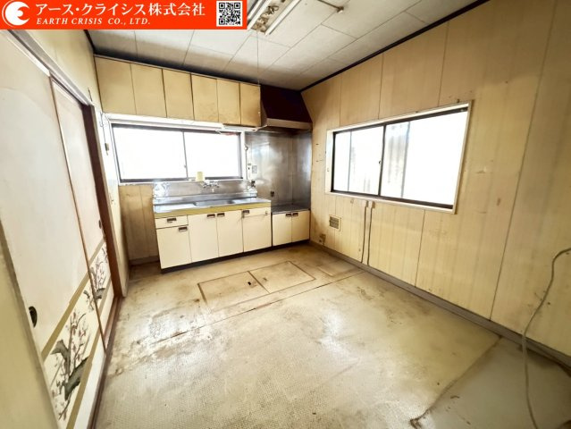 【キッチン】 | 流山市東深井 | 使い勝手の良いキッチンスペースは、家事動線にも配慮。毎日の料理を快適にサポートします。