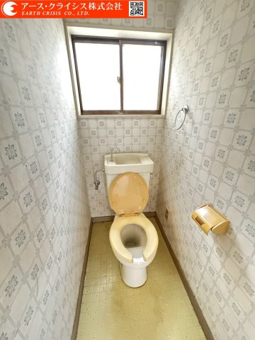 【トイレ】 | 流山市東深井 | 各階利用にも対応しやすい間取り設計。家族の生活リズムに配慮されています。シンプルで使いやすいトイレスペース。清潔感のある空間で、毎日快適に利用できます。