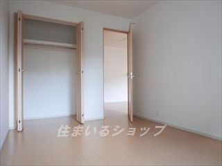 グレイス亀山の寝室|クローゼットあり