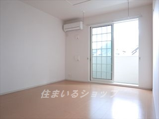 グレイス亀山の居間・リビング