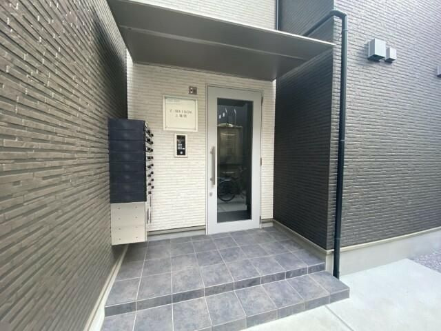 ジーメゾン上福岡のエントランス