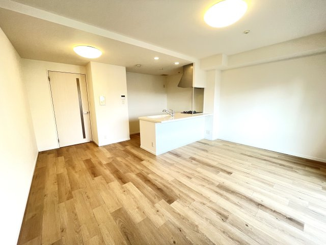 アルファライフ博多の居間・リビング|家具を配置しやすいリビング。
リビングは1番長く居るお部屋だから、使いやすいことが何より大切☆