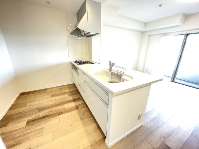 アルファライフ博多のキッチン|キッチンはしっかりと幅があり、作業も効率よく行えますよ♪