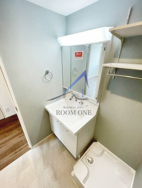 グリセリン・クイーンの洗面所|独立洗面台です。