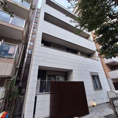 ＬａｕｒｅｌＦｉｒｓｔの外観