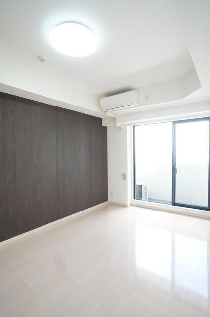 ＦｅｅＬＡ渋谷の内装|明るいお部屋です