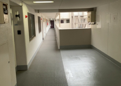【その他共用部分】 | めじろ台ハイム | 共有部分は、住民なら誰もが使える設備のこと。例えば駐車場やエレベーター、インターネット設備、セキュリティ設備などがあります。他にも、マンションの廊下・外部階段やエントランス・ゴミ置き場などがあります。