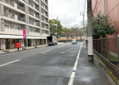 【展望】 | めじろ台ハイム | 眺望の良さを楽しめるダイニングキッチンで家族団らんの時間を過ごしてはいかがでしょうか。バルコニーから見える景色を家族で眺める時間は、時間が経つのを忘れてしまいそうですね。是非、現地を見に行きましょう！
