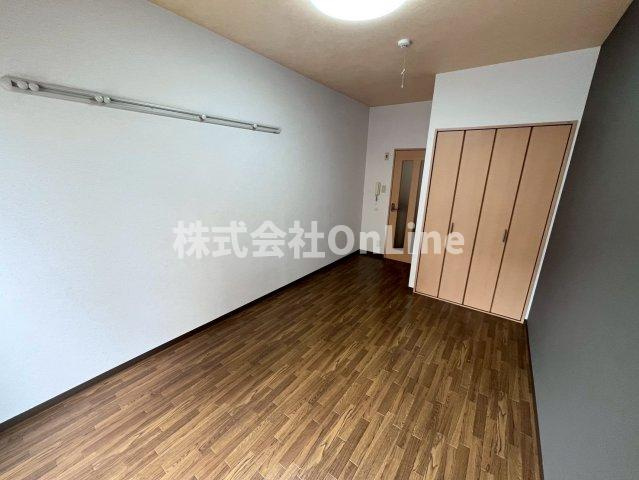 八尾市佐堂町１丁目の賃貸マンションの洋室