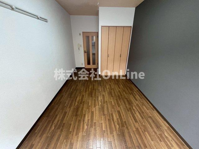 八尾市佐堂町１丁目の賃貸マンションの居間・リビング