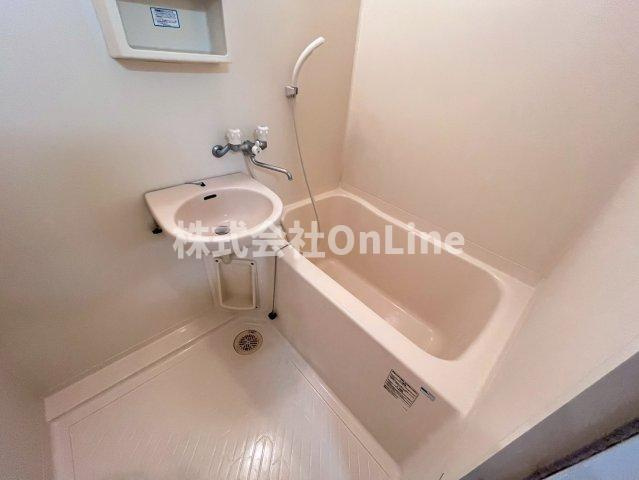 八尾市佐堂町１丁目の賃貸マンションの浴室