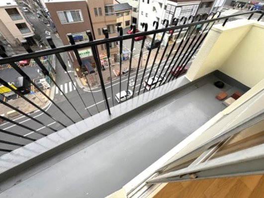 エイコー山手プラザのバルコニー