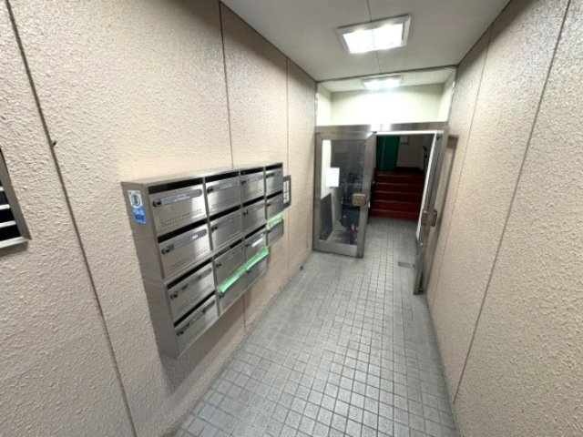 エイコー山手プラザのエントランス