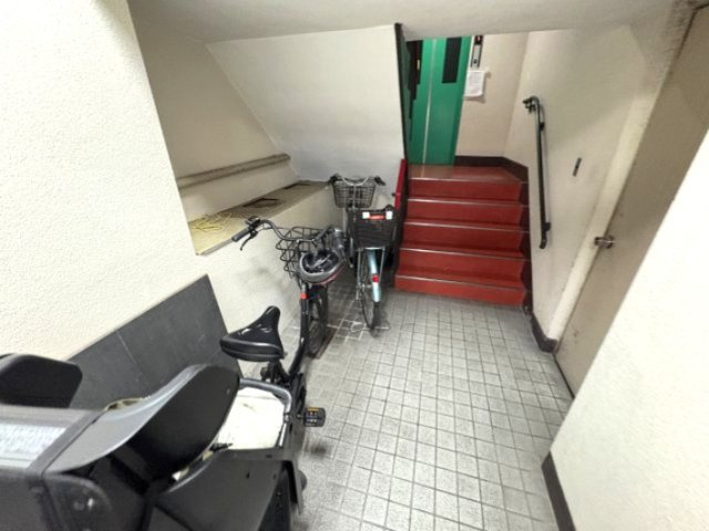 エイコー山手プラザのロビー