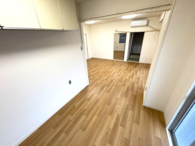 エイコー山手プラザの居間・リビング